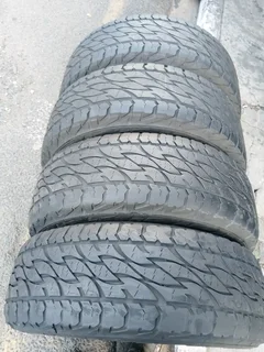 Set, 265/70/16 Bridgestone Dueler AT Tyres