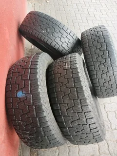 265/65 R17 PIRELLI SCORPION ALL-TERRAIN SET TYRES