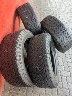 255/60/18 GENERAL GRABBER AT3 SET TYRES