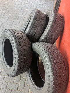 255/60/18 GENERAL GRABBER AT3 SET TYRES