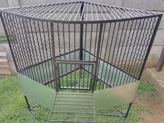 Corner bird cage