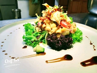 Very high skilled chef in 4-5start lodges available,