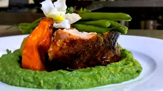 Chef available for a 4-5  hotel/lodge.