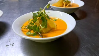 Chef available for a 4-5  hotel/lodge.