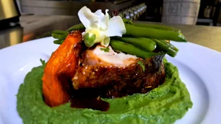 Freelance chef/full time available.