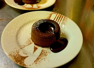 Very high skilled chef in 4-5start lodges available,