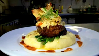 Freelance chef available just for weeks around hoedspruit and reserves.