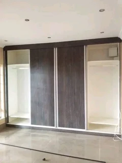 PROFFESIONAL,  SKILLED, COMPETENT AND EXPERIENCED CARPENTER.