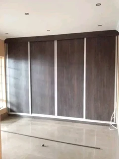 PROFESSIONAL,  COMPETENT,  SKILLED AND EXPERIENCED CARPENTER.