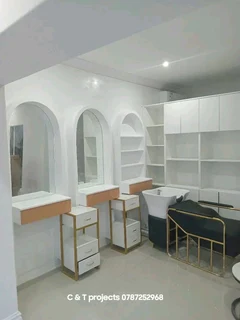 EXPERIENCED,  PROFESSIONAL,  COMPETENT AND SKILLED CARPENTER.