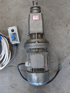 Bonfiglioli electric motor and gearbox with variable speed control