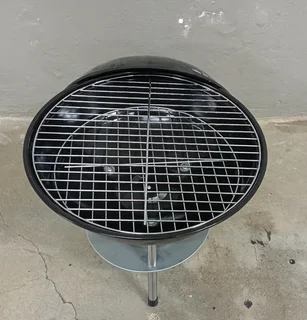 Mini braai stand