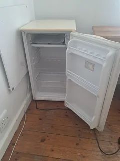 SAMSUNG BAR FRIDGE