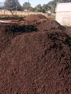 Compost, topsoil and Lawn dressing