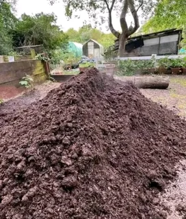 Compost, topsoil and Lawn dressing