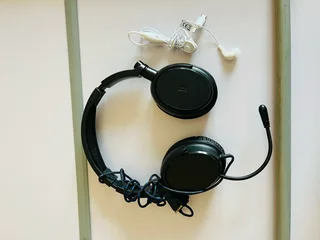 Sony wired headphones( comes with free US IPhone 16 earphones)