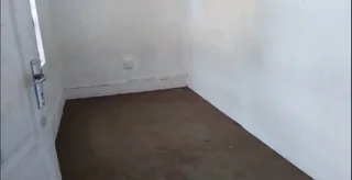  Room 4 for Rent – R1 900 All-Inclusive | No Deposit Required – Thorburn Terrace, Southernwood