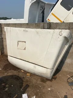 Nissan UD Truck Aero Kit R5000