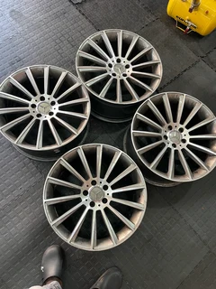 A clean set of 19inch Mercedes rims available