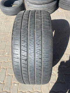 1x 275 40 22 continental tyre with good treads available for sale