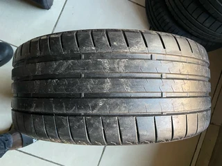 1x 235 35 19 Bridgestone tire with good treads available for sale
