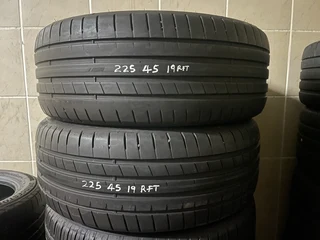 2x 225 45 19 Dunlop run flat tires with good treads available for sale