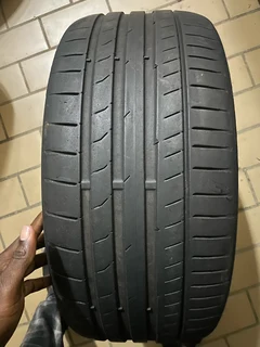 1x 235 35 19 continental tyre with good treads available