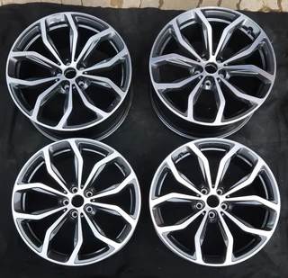 A brand new set of 19inch BMW oem rims pcd 5/112 available for sale