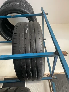 1x 275 30 20 Pirelli tyre available for sale