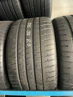 1x 285 30 20 Michelin pilot sport 4s with 95% treads available