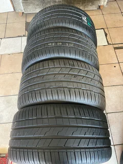 A clean set of 315 35 21 and 275 40 21 hankook tyres with 98% treads available for sale