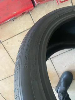 A clean set of 315 35 21 and 275 40 21 hankook tyres with 98% treads available for sale