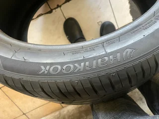 A clean set of 315 35 21 and 275 40 21 hankook tyres with 98% treads available for sale