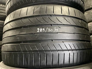 1x 285 30 19 Continental tyre with very good treads available for the