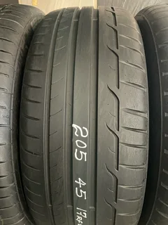 2x 205 45 17 Dunlop sp sport run flat tyre with good treads available