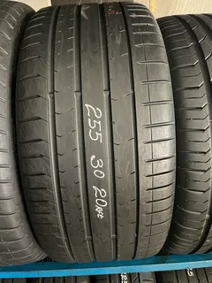 1x 255 30 20 Pirelli run flat tire with 90% treads available for sale