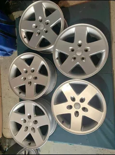 A set of 4 jeep rims pcd 5/127 available for sale
