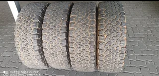 A clean set of 285 70 17 bf Goodrich ko2 tyres with 90% treads available for sale