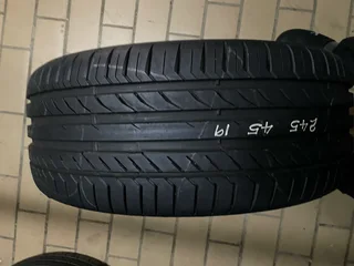 1x 245 45 19 Continental tyre with 98% treads available for sale