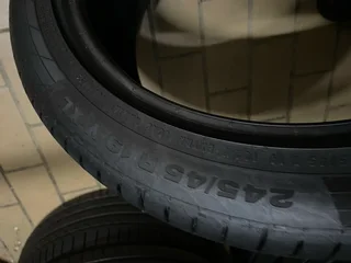 1x 245 45 19 Continental tyre with 98% treads available for sale