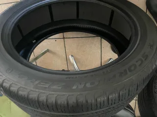 2x 275 45 21 Pirelli scorpion zero tyres with good treads available for sale