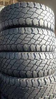 A clean set of 285 70 17 Cooper discoverer st tyres with 90% treads available for sale