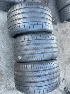 A clean set of 355 25 21 Pirelli tyres with 90% treads available for sale