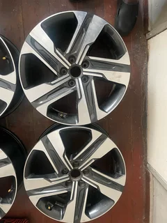 A clean set of 19inch SUV rims pcd 2/114.3 available for sale