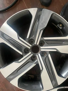 A clean set of 19inch SUV rims pcd 2/114.3 available for sale