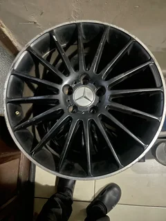1x 19inch Mercedes single Rim available for sale