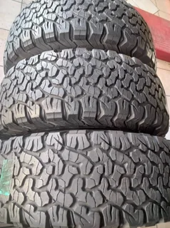 A clean set of 31x10.50 R15 Bf Goodrich ko2 tyres with 90% treads available for sale