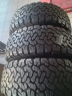 A clean set of 31x10.50 R15 Bf Goodrich ko2 tyres with 90% treads available for sale