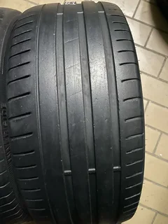 2x 235/35/19 Apollo tyres with good treads available for sale