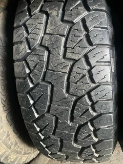 1x 265/65/17 Hankook dynapro tyre with 90% available for sale